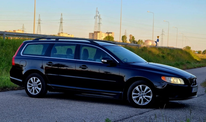 Volvo V70 cena 26900 przebieg: 299999, rok produkcji 2010 z Szczytna małe 352